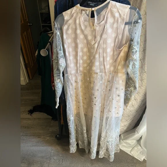 2 piece Pakistani dress - Picture 6 of 7